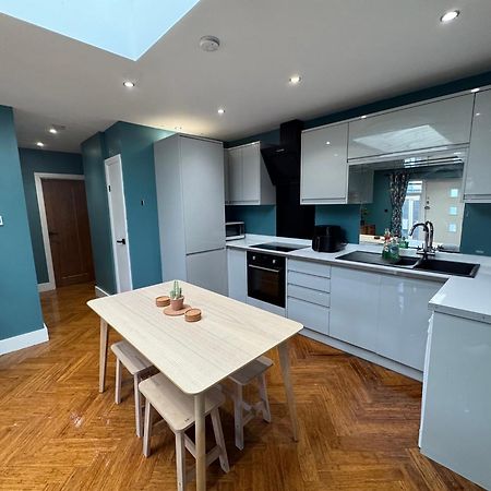 Streatham House - 2 Bedroom - Sleeps 6 - Free Wifi Streatham Vale Exteriör bild