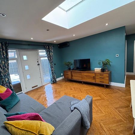 Streatham House - 2 Bedroom - Sleeps 6 - Free Wifi Streatham Vale Exteriör bild